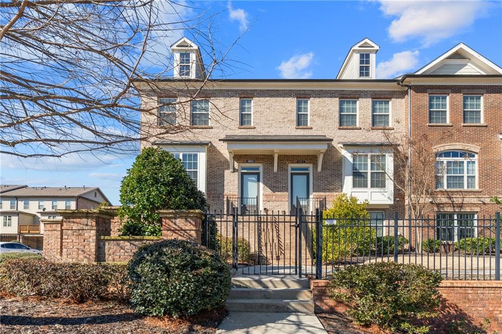 1002 Township Square, Alpharetta, GA 30022 — most recent listing photo
