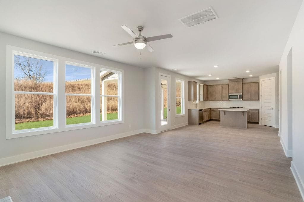 5 bedroom, 3 bathroom, 2,805 sq ft single family residence for sale at 2600 Parkside Way Lot 21, Gainesville, GA 30507 — photo 4