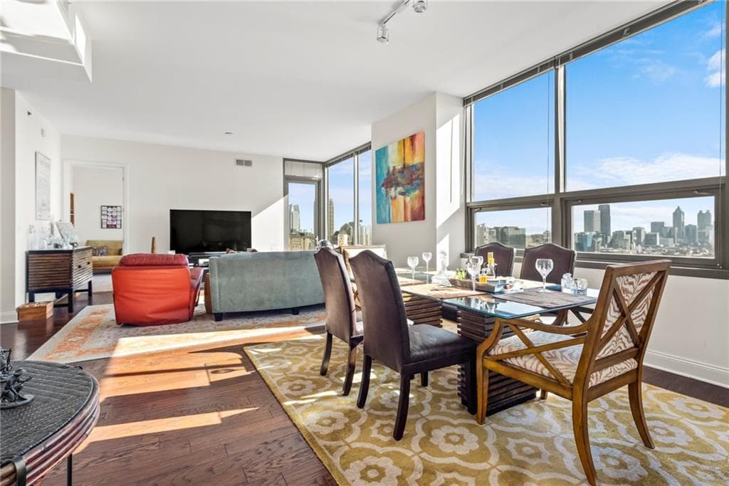 2 bedroom, 3 bathroom, 1,828 sq ft condominium for sale at 270 17th Street 3503, Atlanta, GA 30363 — photo 2