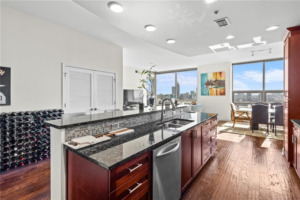 2 bedroom, 3 bathroom, 1,828 sq ft condominium for sale at 270 17th Street 3503, Atlanta, GA 30363