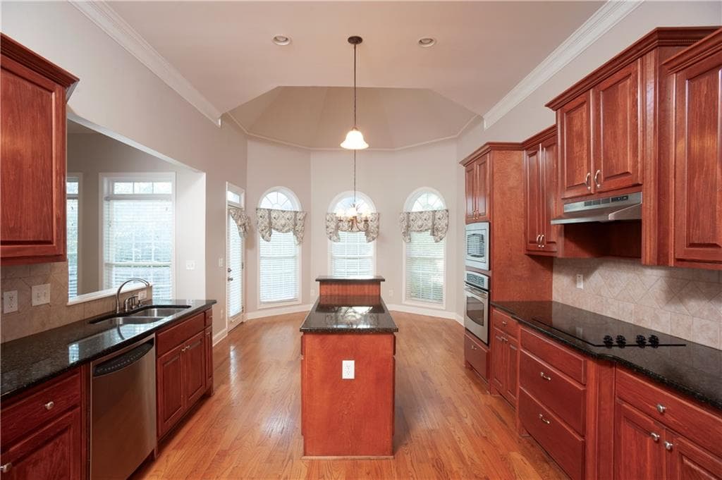 4 bedroom, 4 bathroom, 3,756 sq ft single family residence for sale at 6520 Riada Court, Mcdonough, GA 30253 — photo 7
