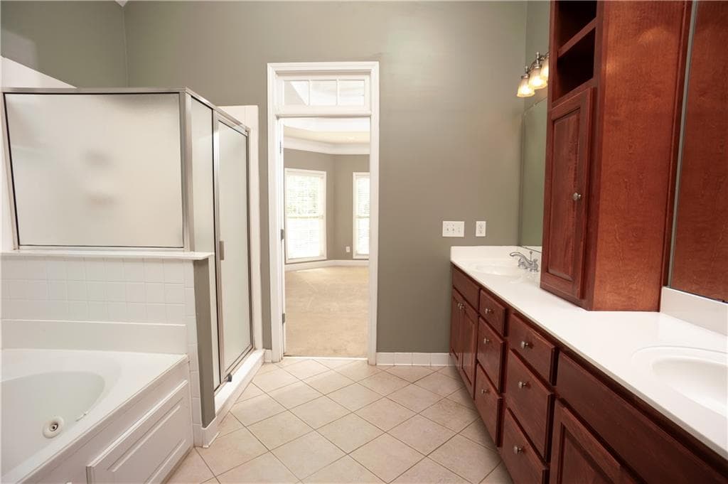 4 bedroom, 4 bathroom, 3,756 sq ft single family residence for sale at 6520 Riada Court, Mcdonough, GA 30253 — photo 10
