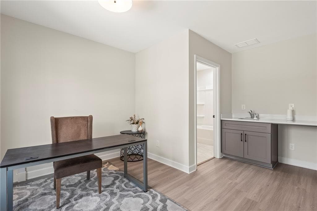 3 bedroom, 4 bathroom, 1,990 sq ft townhouse for sale at 1965 Hollywood Road 19, Atlanta, GA 30318 — photo 7