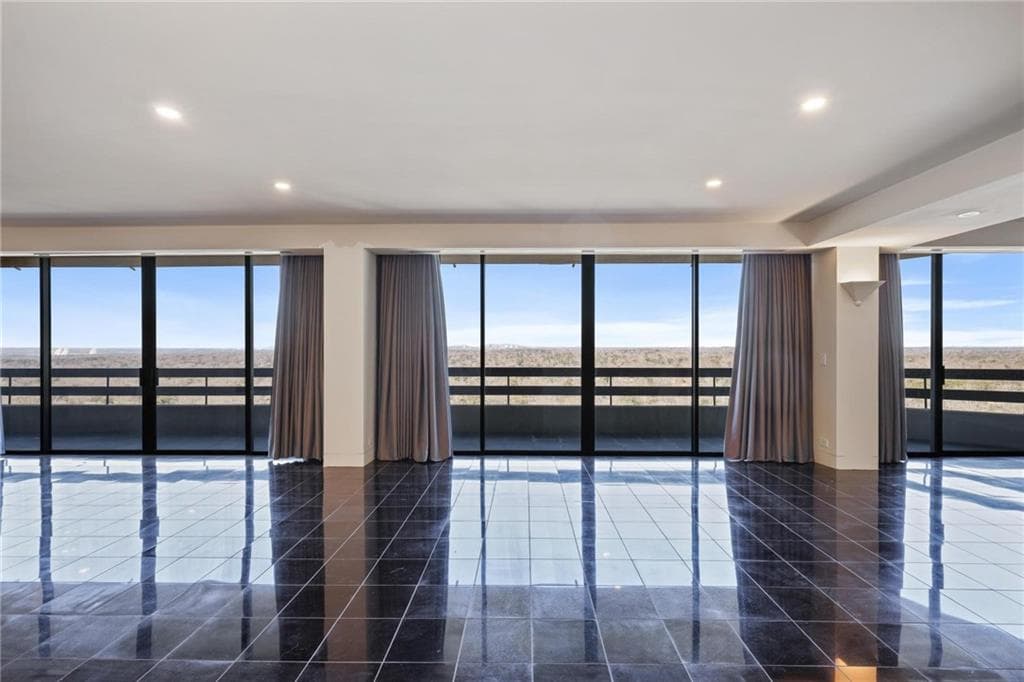 3 bedroom, 4 bathroom, 4,258 sq ft condominium under contract at 2660 Peachtree Road 26CD, Atlanta, GA 30305