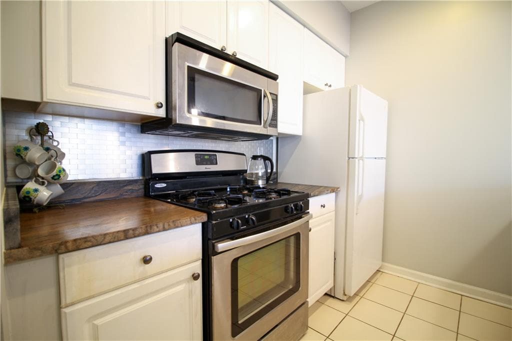 1 bedroom, 1 bathroom, 792 sq ft condominium under contract at 225 E Ponce De Leon Avenue 404, Decatur, GA 30030 — photo 7