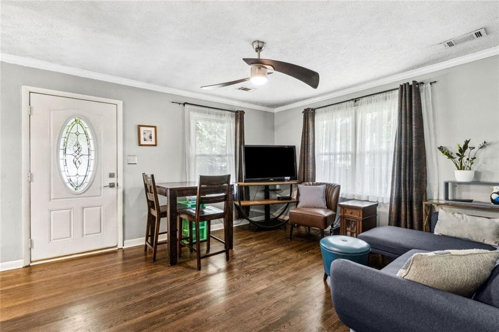 3 bedroom, 1 bathroom single family residence under contract at 16 Bates Avenue, Atlanta, GA 30317 — photo 4