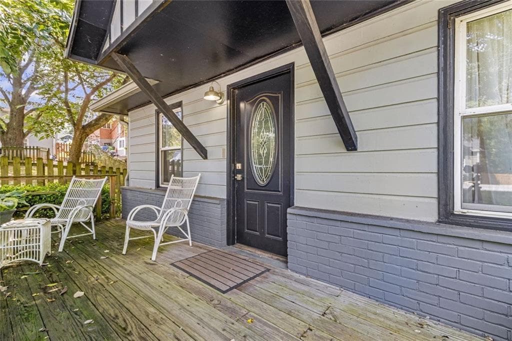 3 bedroom, 1 bathroom single family residence under contract at 16 Bates Avenue, Atlanta, GA 30317 — photo 2