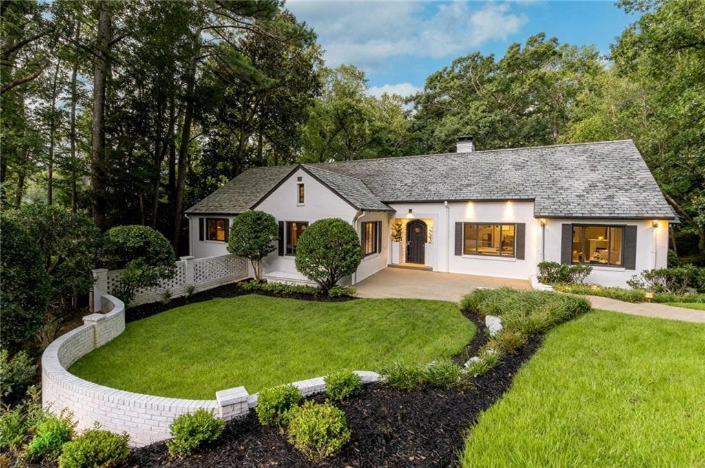 4 bedroom, 5 bathroom, 5,000 sq ft single family residence sold at 737 W Conway Drive, Atlanta, GA 30327