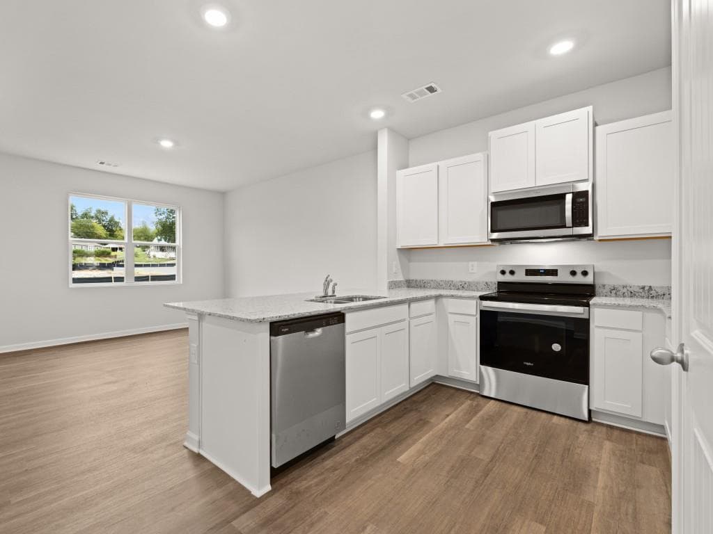 3 bedroom, 3 bathroom, 1,508 sq ft townhouse for sale at 5974 Skylar Drive, Atlanta, GA 30336 — photo 4