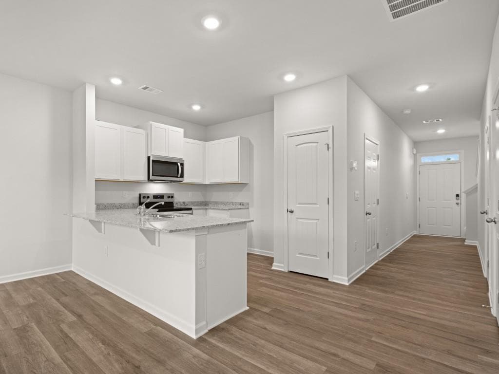 3 bedroom, 3 bathroom, 1,508 sq ft townhouse for sale at 5974 Skylar Drive, Atlanta, GA 30336 — photo 5