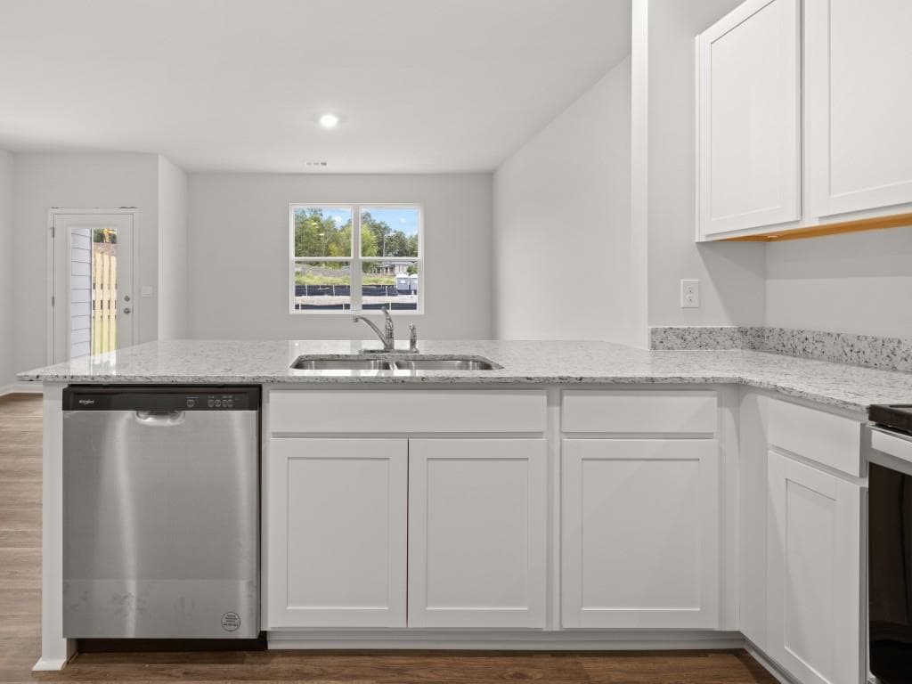 3 bedroom, 3 bathroom, 1,508 sq ft townhouse for sale at 5974 Skylar Drive, Atlanta, GA 30336 — photo 8