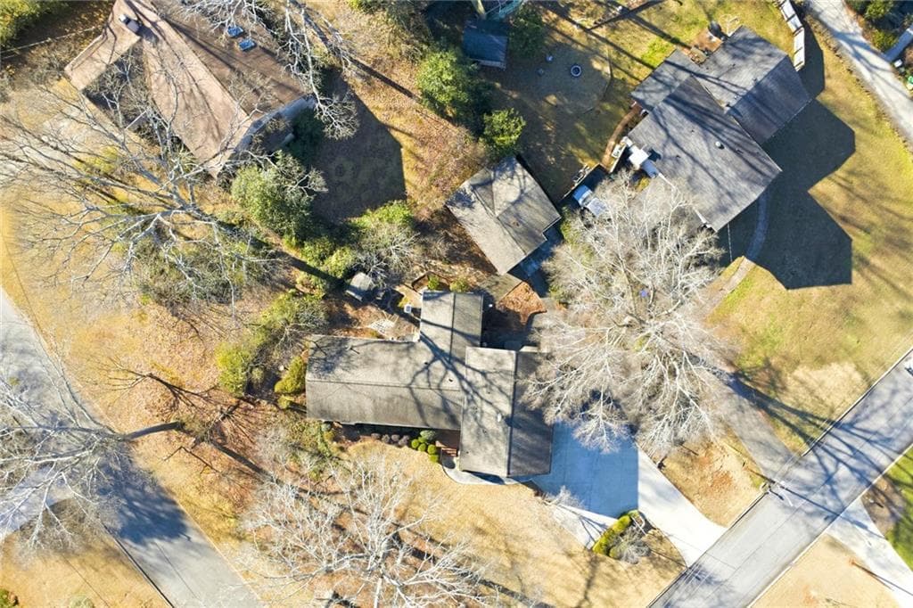 5 bedroom, 4 bathroom, 3,573 sq ft single family residence for sale at 297 Allen Court, Lilburn, GA 30047 — photo 4