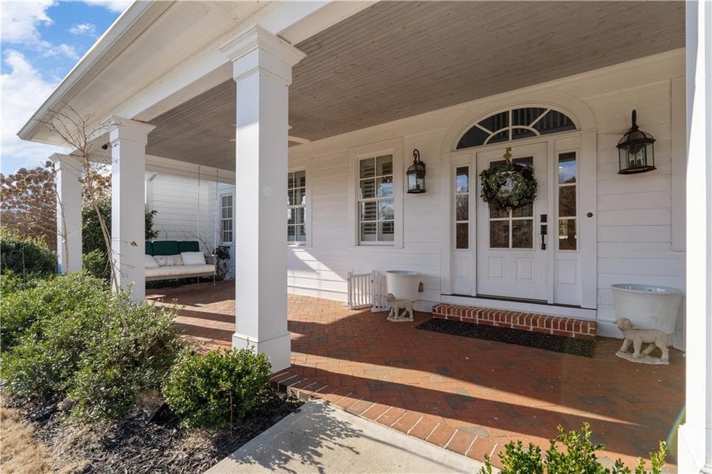 5 bedroom, 5 bathroom, 10,768 sq ft single family residence for sale at 31 Duck Pond Road, Roopville, GA 30170 — photo 5