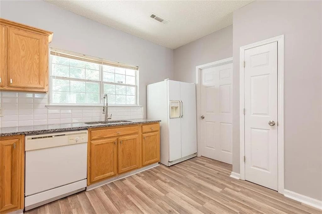 3 bedroom, 3 bathroom, 1,414 sq ft townhouse under contract at 6708 Sunset Hills Boulevard, Rex, GA 30273 — photo 7