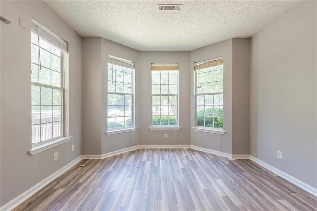 3 bedroom, 3 bathroom, 1,414 sq ft townhouse under contract at 6708 Sunset Hills Boulevard, Rex, GA 30273 — photo 4