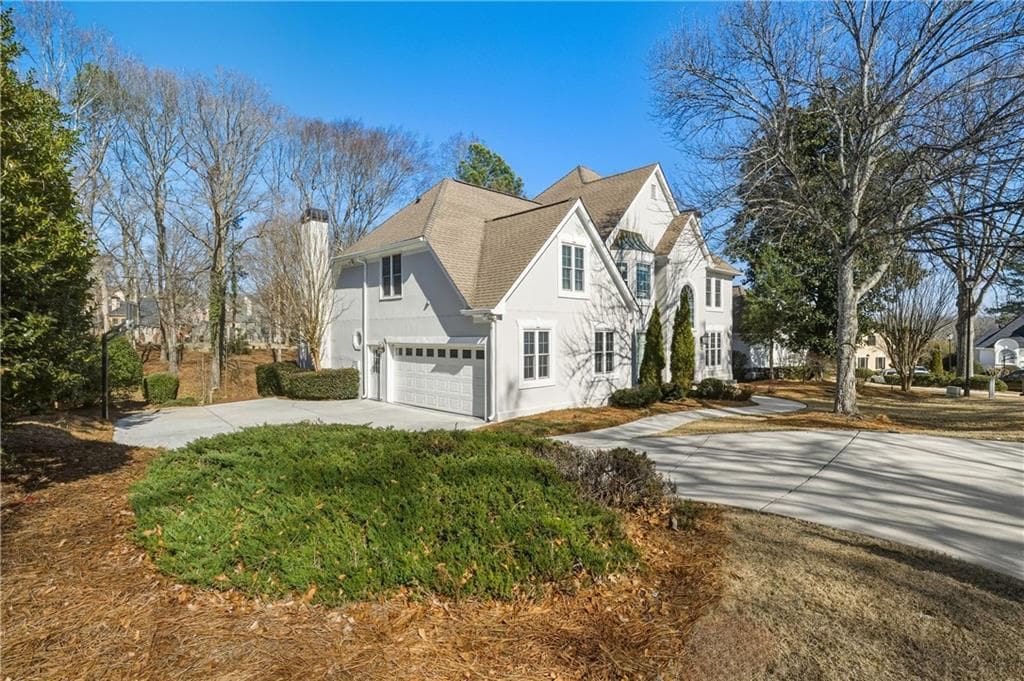 6 bedroom, 4 bathroom, 5,340 sq ft single family residence under contract at 195 Jupiter Hills Point, Duluth, GA 30097 — photo 3