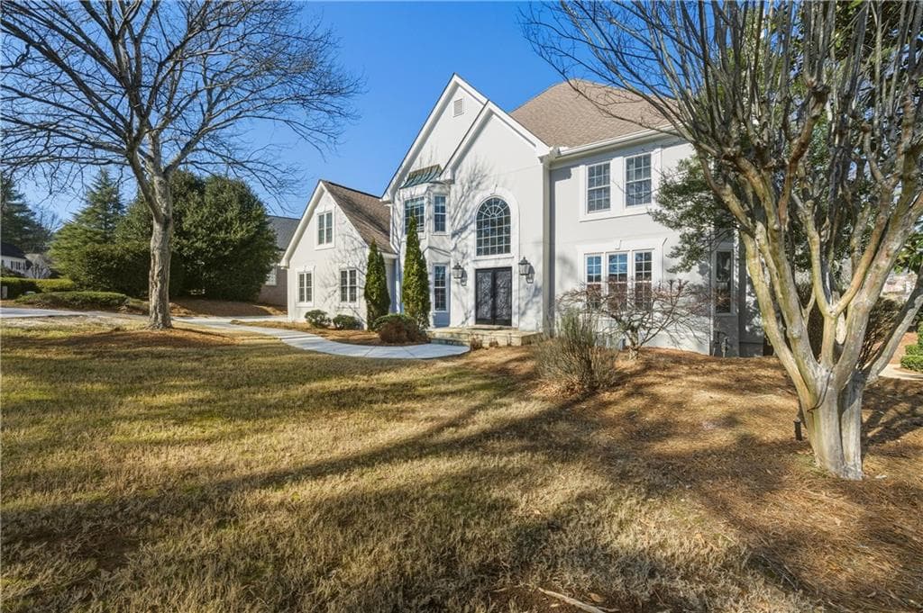 6 bedroom, 4 bathroom, 5,340 sq ft single family residence under contract at 195 Jupiter Hills Point, Duluth, GA 30097 — photo 4