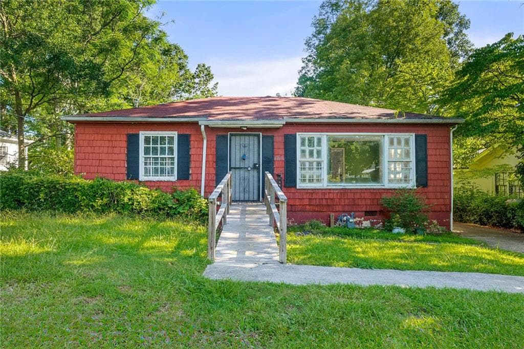 4 bedroom, 2 bathroom, 1,482 sq ft single family residence under contract at 1851 Penelope Road, Atlanta, GA 30314