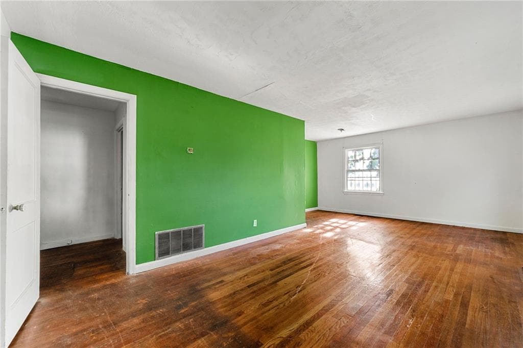 4 bedroom, 2 bathroom, 1,482 sq ft single family residence under contract at 1851 Penelope Road, Atlanta, GA 30314 — photo 4