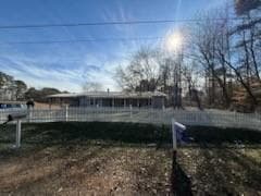 3 bedroom, 1 bathroom, 1,584 sq ft single family residence for sale at 305 Daisy Street, Resaca, GA 30735 — photo 2