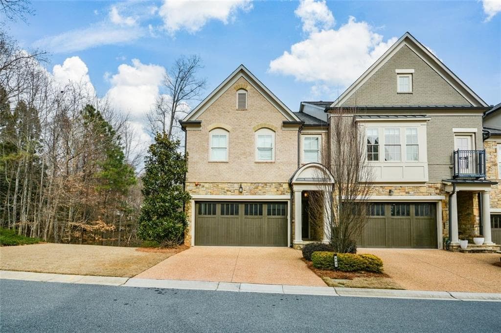3 bedroom, 4 bathroom, 3,306 sq ft townhouse for sale at 601 Abbington River Lane, Atlanta, GA 30339 — photo 4