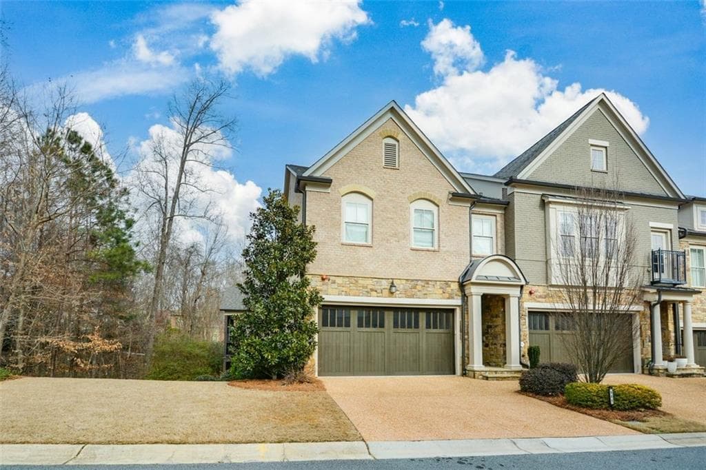 3 bedroom, 4 bathroom, 3,306 sq ft townhouse for sale at 601 Abbington River Lane, Atlanta, GA 30339 — photo 5