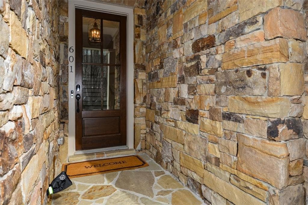 3 bedroom, 4 bathroom, 3,306 sq ft townhouse for sale at 601 Abbington River Lane, Atlanta, GA 30339 — photo 6