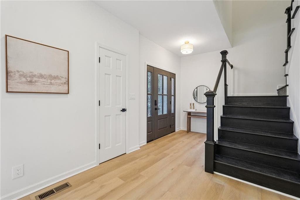 5 bedroom, 5 bathroom, 3,679 sq ft single family residence sold at 110 Vistacrest Way, Roswell, GA 30075