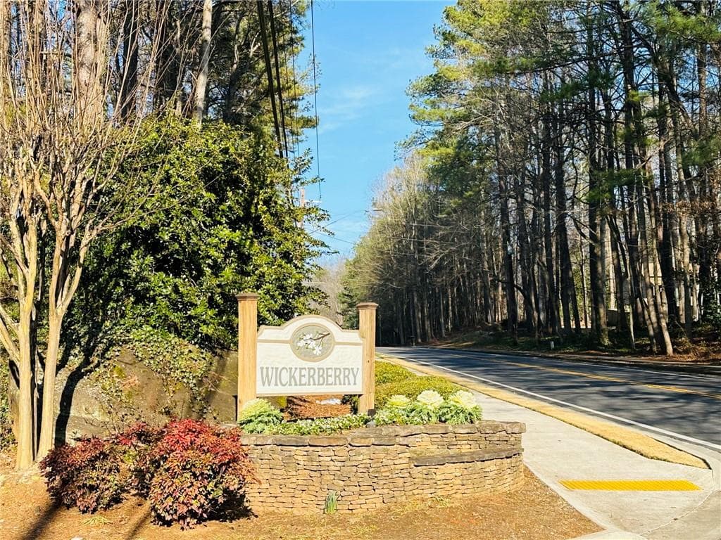 320 Wickerberry Lane, Roswell, GA 30075 — most recent listing photo