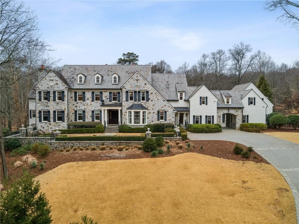 8 bedroom, 11 bathroom single family residence sold at 3474 Nancy Creek Road, Atlanta, GA 30327