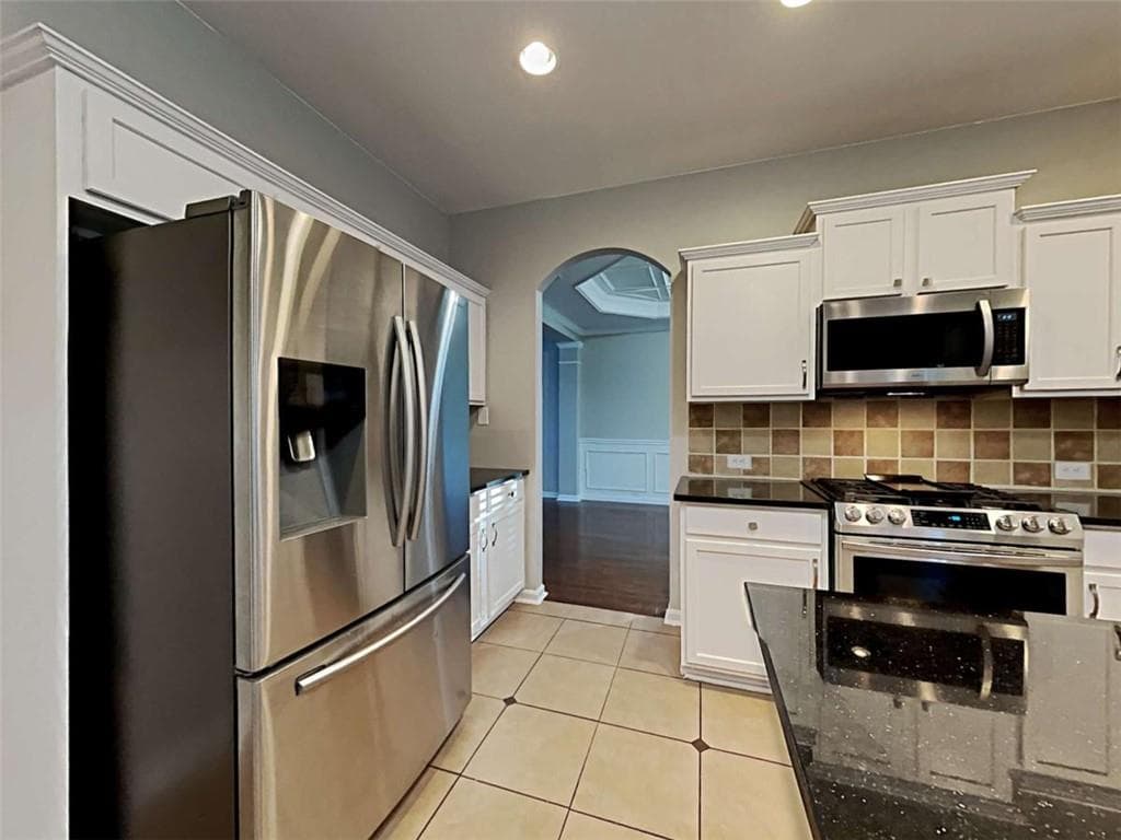 4 bedroom, 3 bathroom, 2,519 sq ft single family residence for sale at 590 Simonton Crest Drive, Lawrenceville, GA 30045 — photo 4