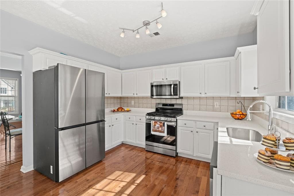 4 bedroom, 3 bathroom, 2,841 sq ft single family residence under contract at 744 Winbrook Drive, Mcdonough, GA 30253 — photo 10