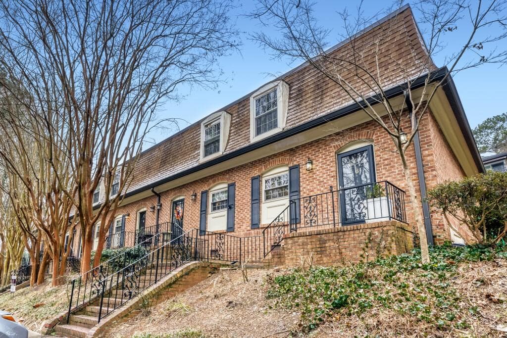 2 bedroom, 2 bathroom, 1,354 sq ft condominium for sale at 1261 Lavista Road M6, Atlanta, GA 30324 — photo 4