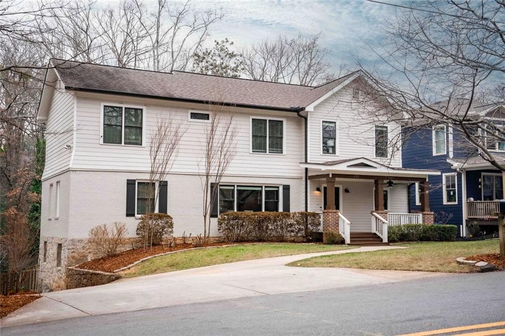 5 bedroom, 4 bathroom, 3,316 sq ft single family residence sold at 577 Hemlock Circle, Atlanta, GA 30316