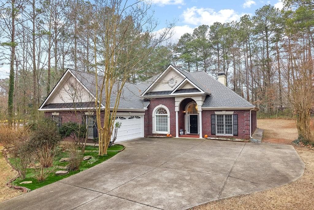 3 bedroom, 3 bathroom, 2,916 sq ft single family residence for sale at 3195 Trickum Road, Marietta, GA 30066 — photo 2