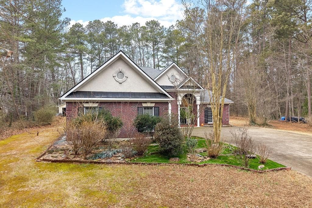 3 bedroom, 3 bathroom, 2,916 sq ft single family residence for sale at 3195 Trickum Road, Marietta, GA 30066 — photo 3