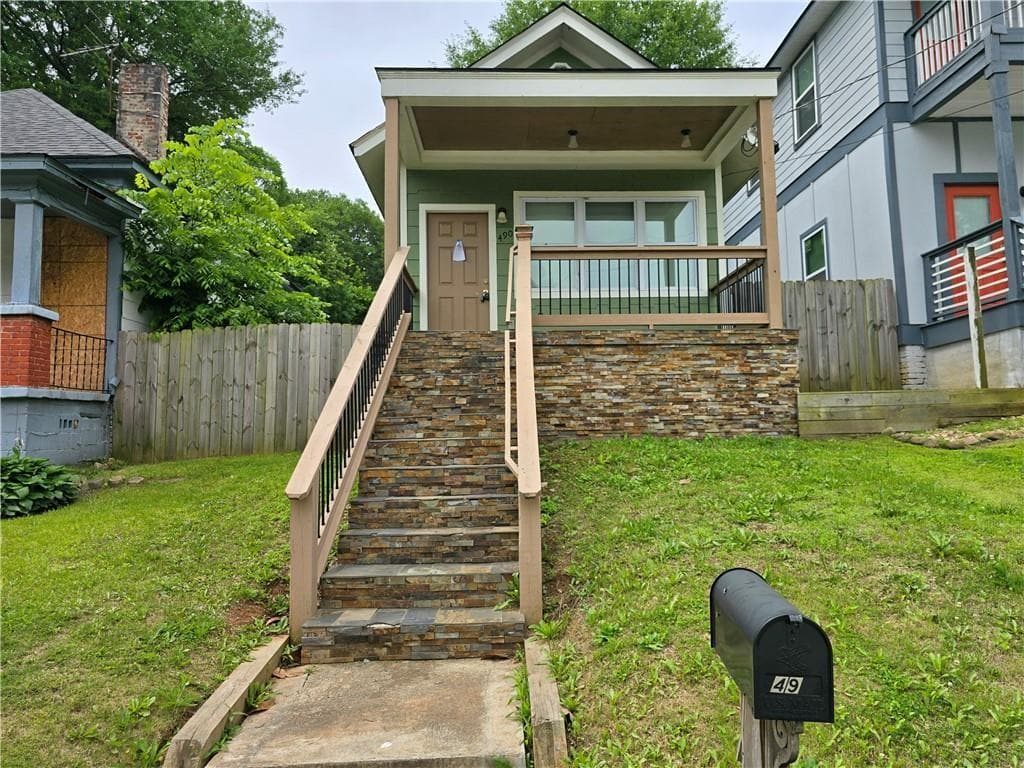2 bedroom, 2 bathroom, 936 sq ft single family residence sold at 490 Rockwell Street, Atlanta, GA 30310