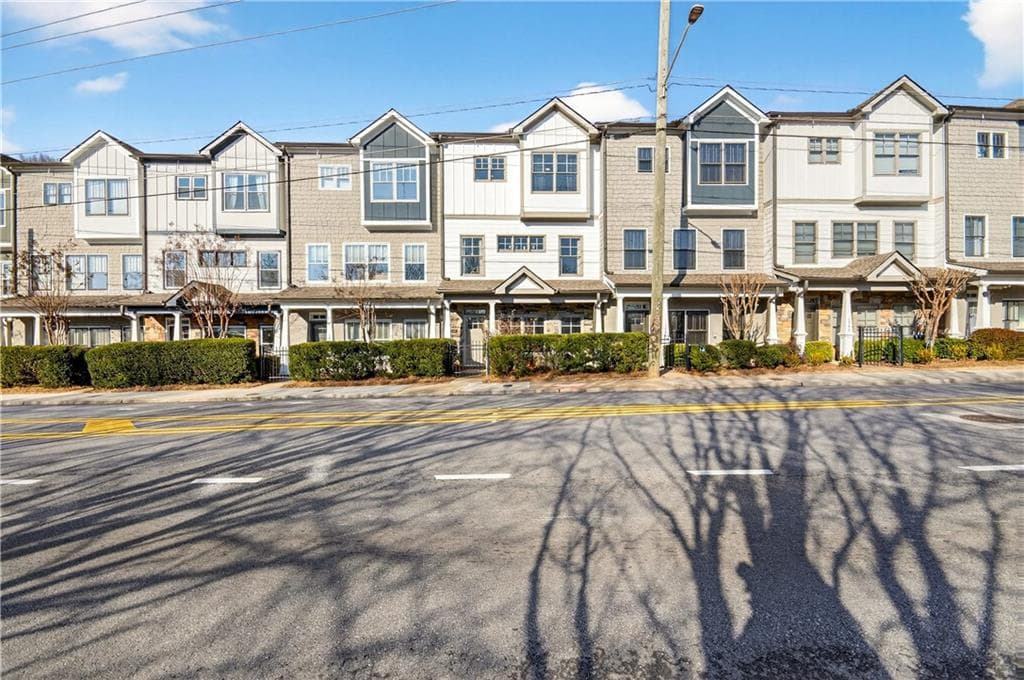 4 bedroom, 4 bathroom, 2,187 sq ft townhouse under contract at 1786 Dekalb Avenue, Atlanta, GA 30307