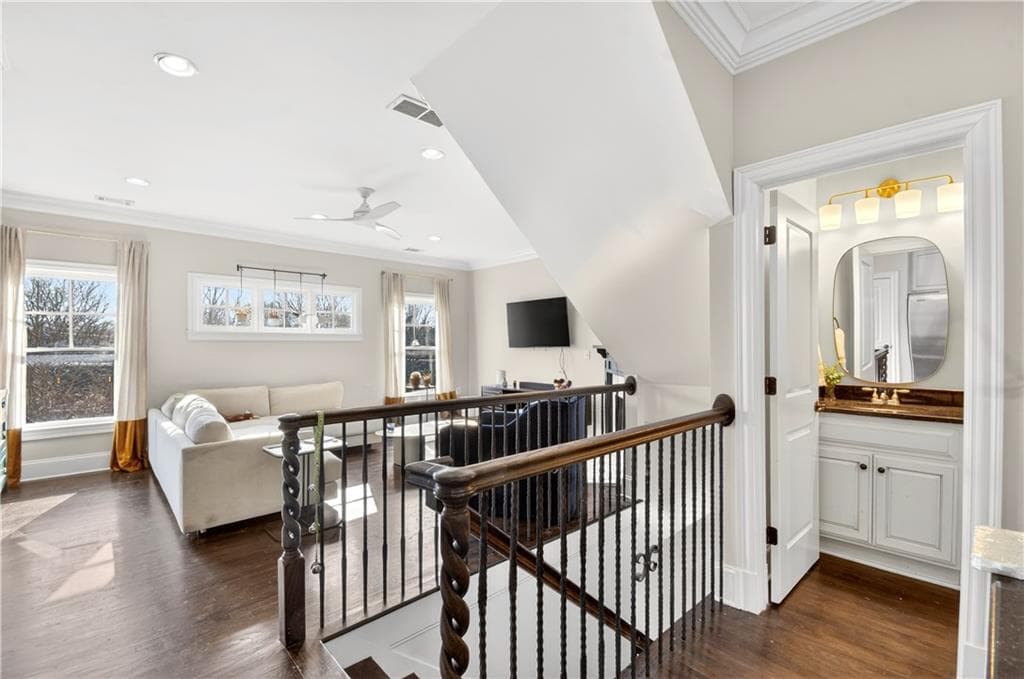 4 bedroom, 4 bathroom, 2,187 sq ft townhouse under contract at 1786 Dekalb Avenue, Atlanta, GA 30307 — photo 9