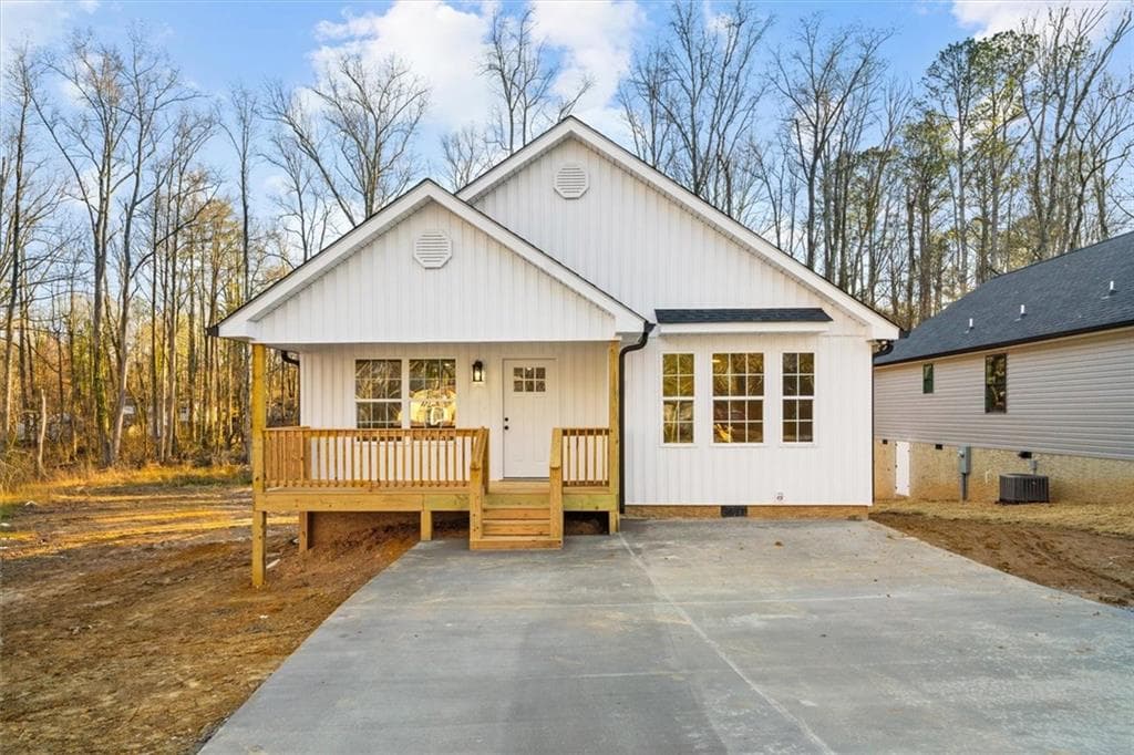3 bedroom, 2 bathroom, 1,305 sq ft single family residence sold at 116 Robin Hood Drive, Dalton, GA 30721