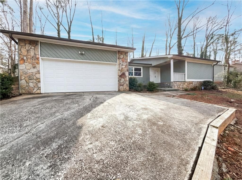 3 bedroom, 3 bathroom, 1,885 sq ft single family residence under contract at 1606 Fieldgreen Overlook, Stone Mountain, GA 30088