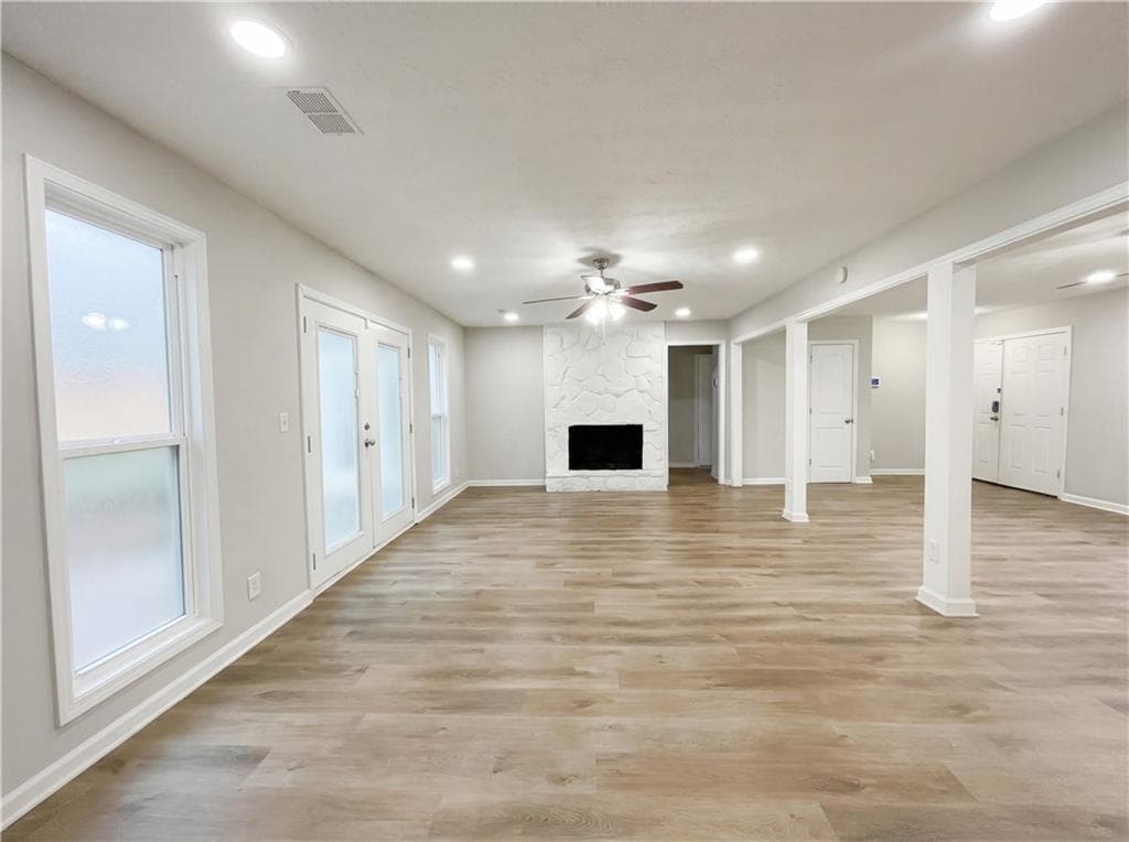 3 bedroom, 3 bathroom, 1,885 sq ft single family residence under contract at 1606 Fieldgreen Overlook, Stone Mountain, GA 30088 — photo 3