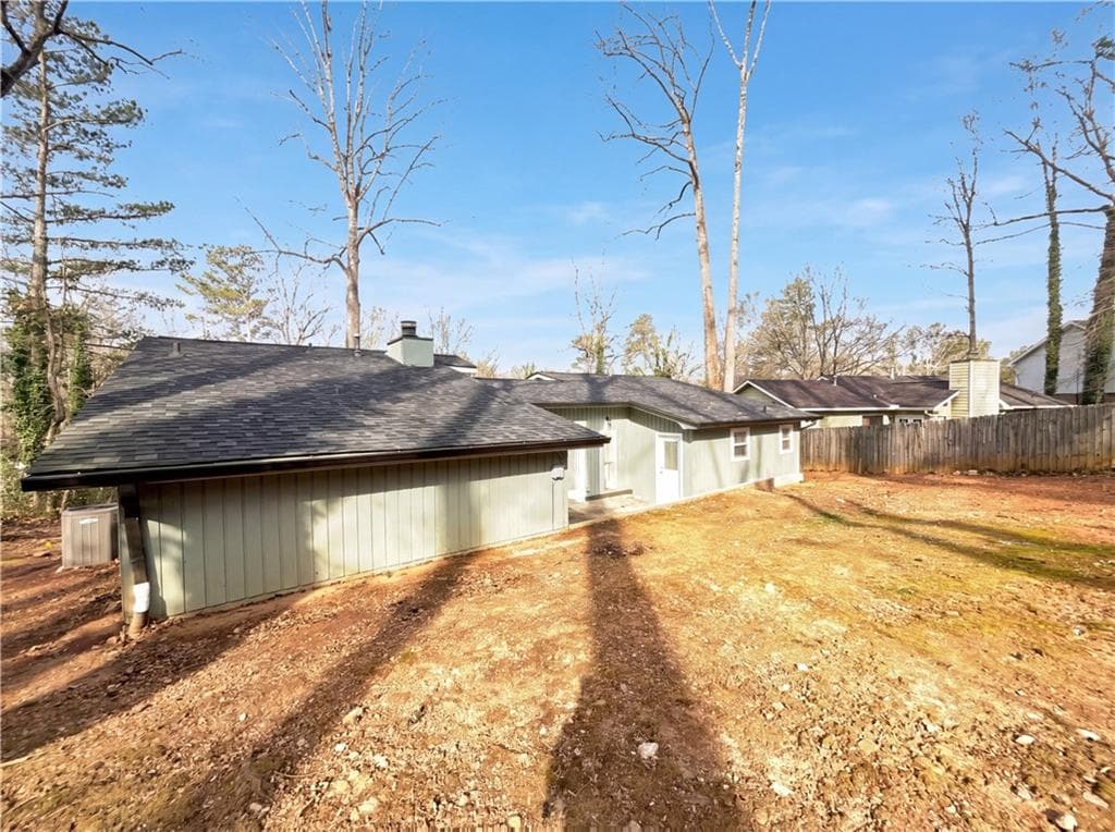 3 bedroom, 3 bathroom, 1,885 sq ft single family residence under contract at 1606 Fieldgreen Overlook, Stone Mountain, GA 30088 — photo 5
