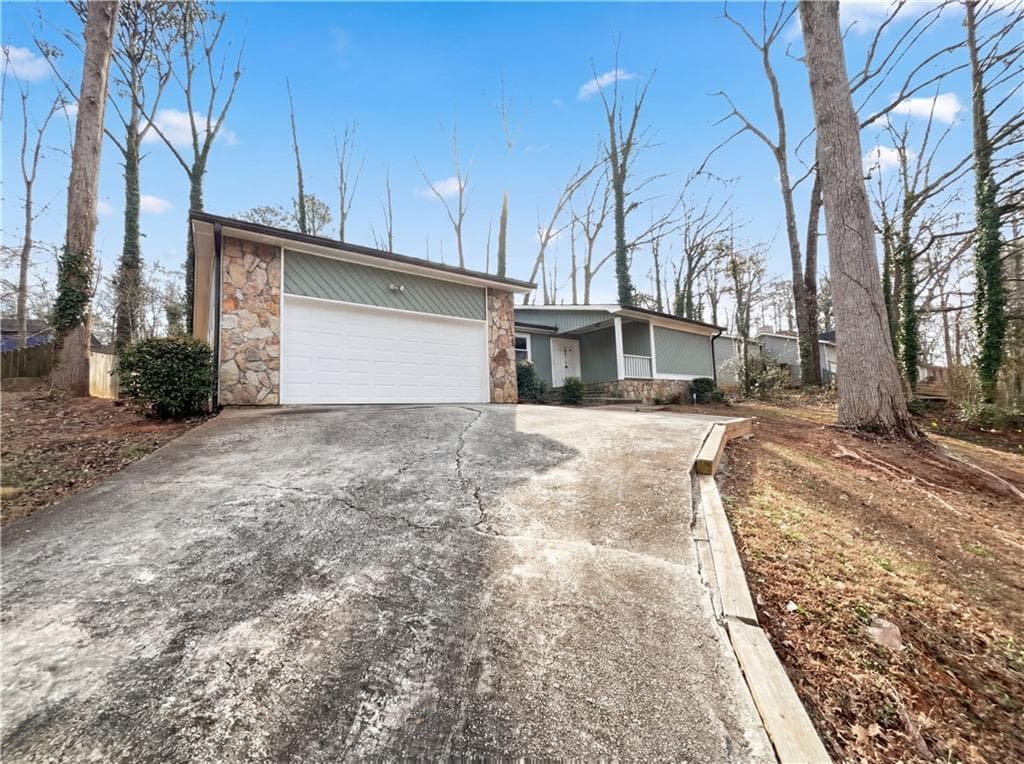 3 bedroom, 3 bathroom, 1,885 sq ft single family residence under contract at 1606 Fieldgreen Overlook, Stone Mountain, GA 30088 — photo 6