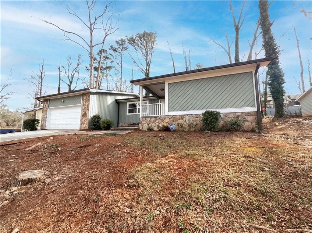 3 bedroom, 3 bathroom, 1,885 sq ft single family residence under contract at 1606 Fieldgreen Overlook, Stone Mountain, GA 30088 — photo 7