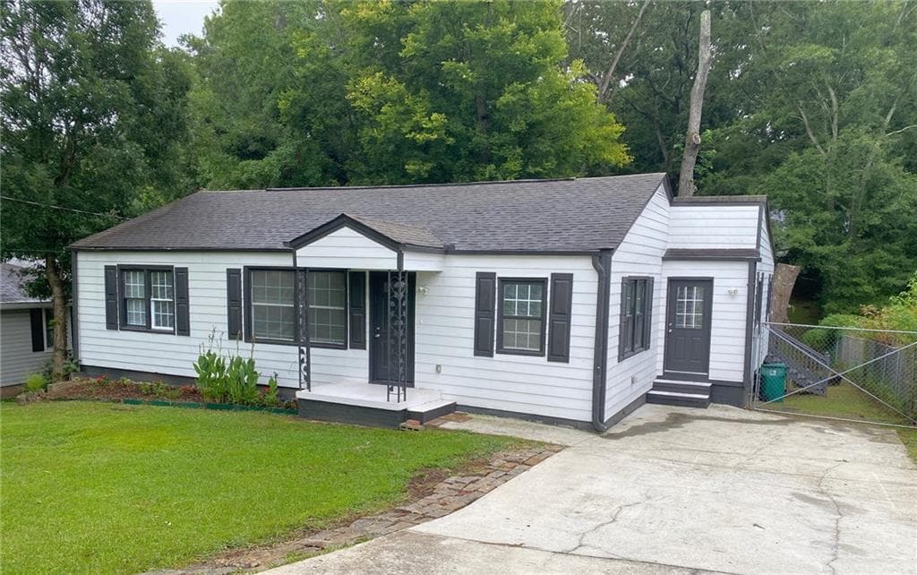 4 bedroom, 2 bathroom, 1,680 sq ft single family residence for sale at 1298 Belmont Avenue, Smyrna, GA 30080 — photo 2