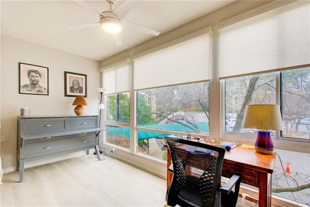 1 bedroom, 1 bathroom, 875 sq ft condominium for sale at 1800 Clairmont Lake 223, Decatur, GA 30033 — photo 10