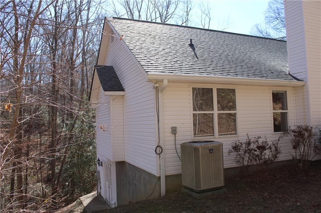 3 bedroom, 2 bathroom single family residence for sale at 197 Holly Lane, Dahlonega, GA 30533 — photo 10