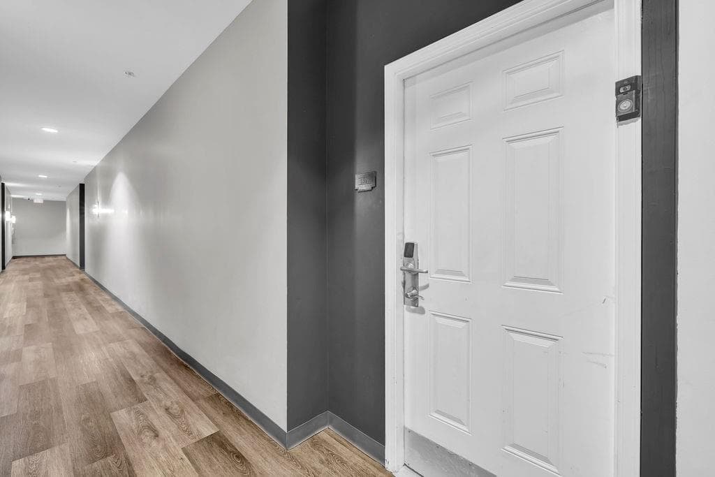 2 bedroom, 2 bathroom, 1,082 sq ft condominium for sale at 870 Mayson Turner Road 1321, Atlanta, GA 30314 — photo 3