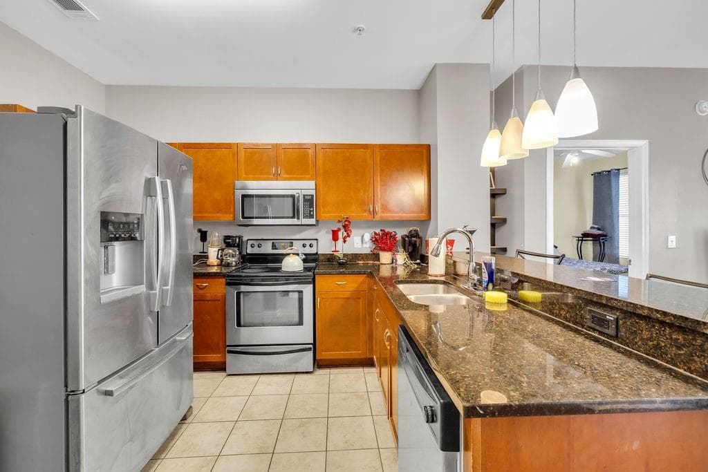 2 bedroom, 2 bathroom, 1,082 sq ft condominium for sale at 870 Mayson Turner Road 1321, Atlanta, GA 30314 — photo 4